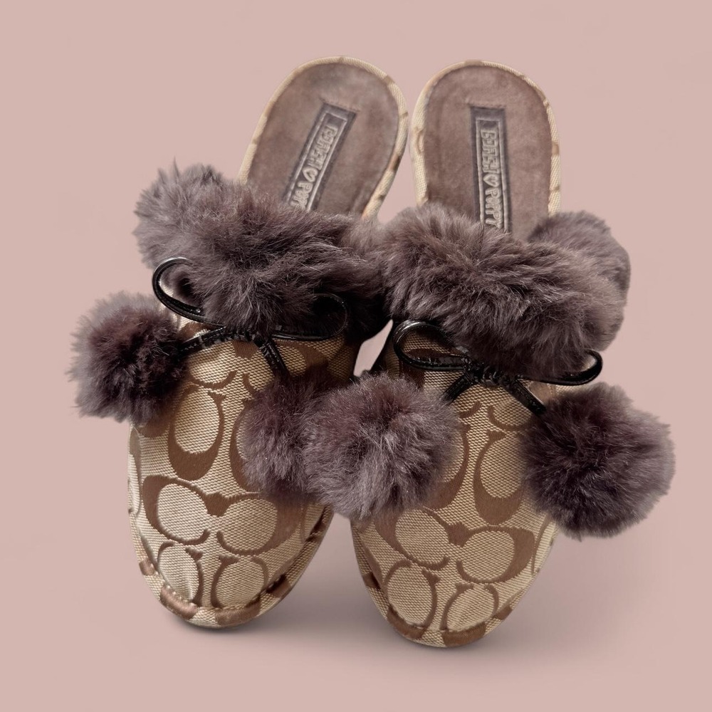 Coach Women's Size 8 Signature C Fur Pom Pom Slide Slippers